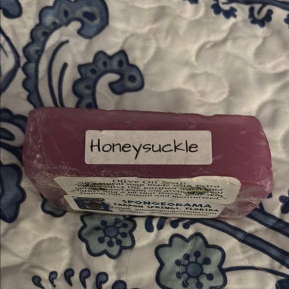 Honeysuckle Olive Oil Soap - Purple & Sponge from the Gulf of Mexico nwt - Picture 2 of 5